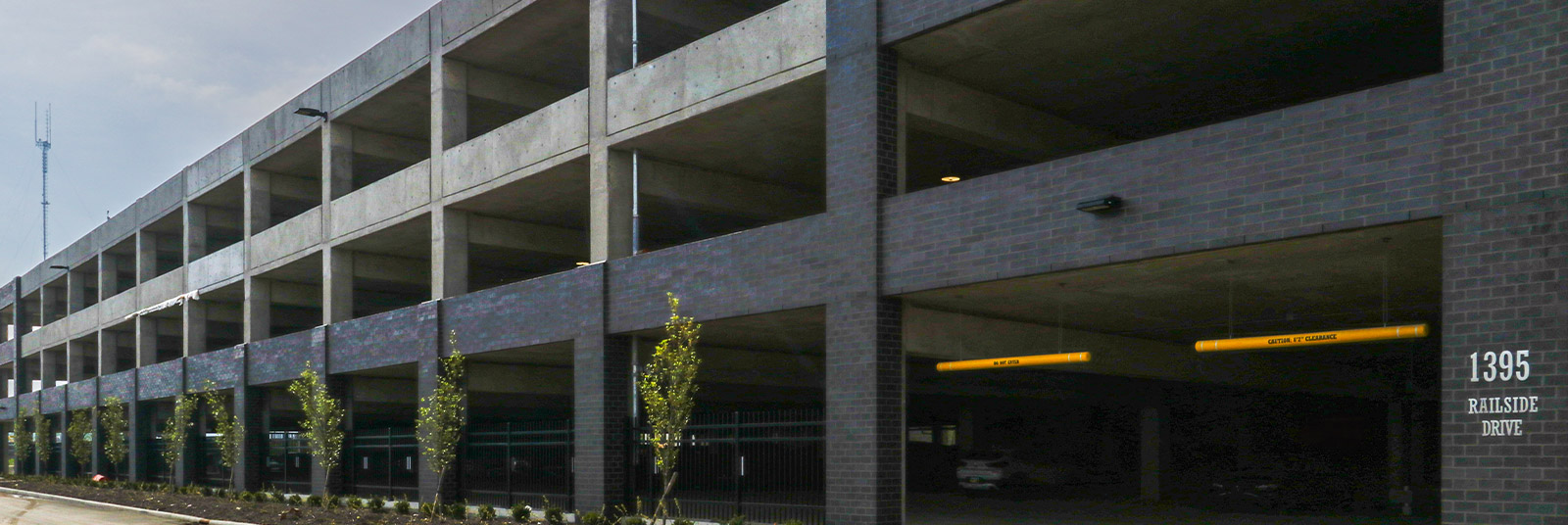 Standalone parking garage at Grandview Crossing
